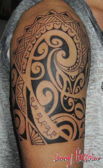 Jenny_Stecchino_Maori_spalla_con_ventaglio