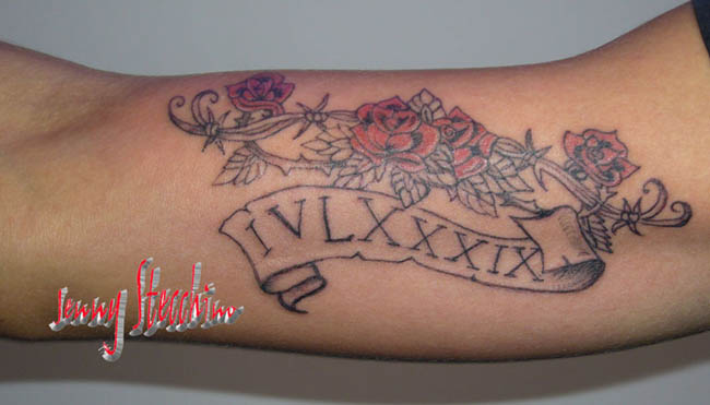 Jenny_Stecchino_fiori_rose_con_data_romana